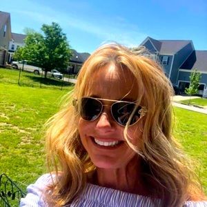 Meet your Posher, Gina